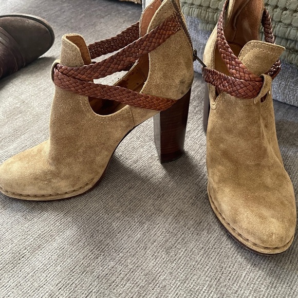 Frye Margaret Shootie Suede Braided Strap Booties Size 8.5 M - Picture 4 of 13